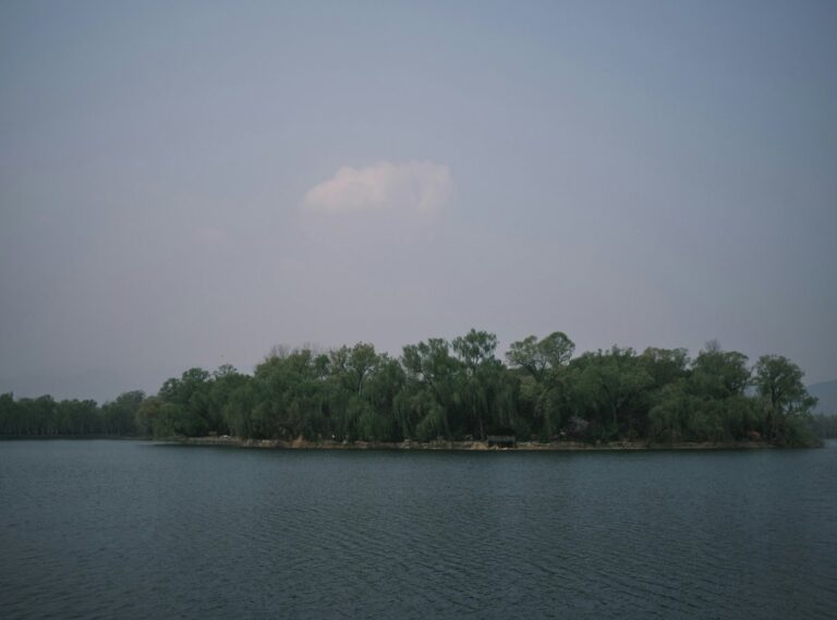 How Big Is Lake Yiganlawi